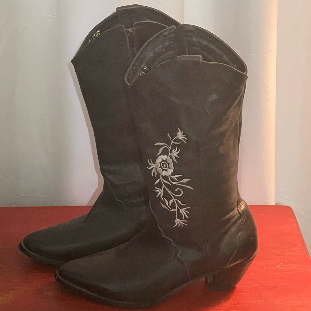 Leather cowgirl boots